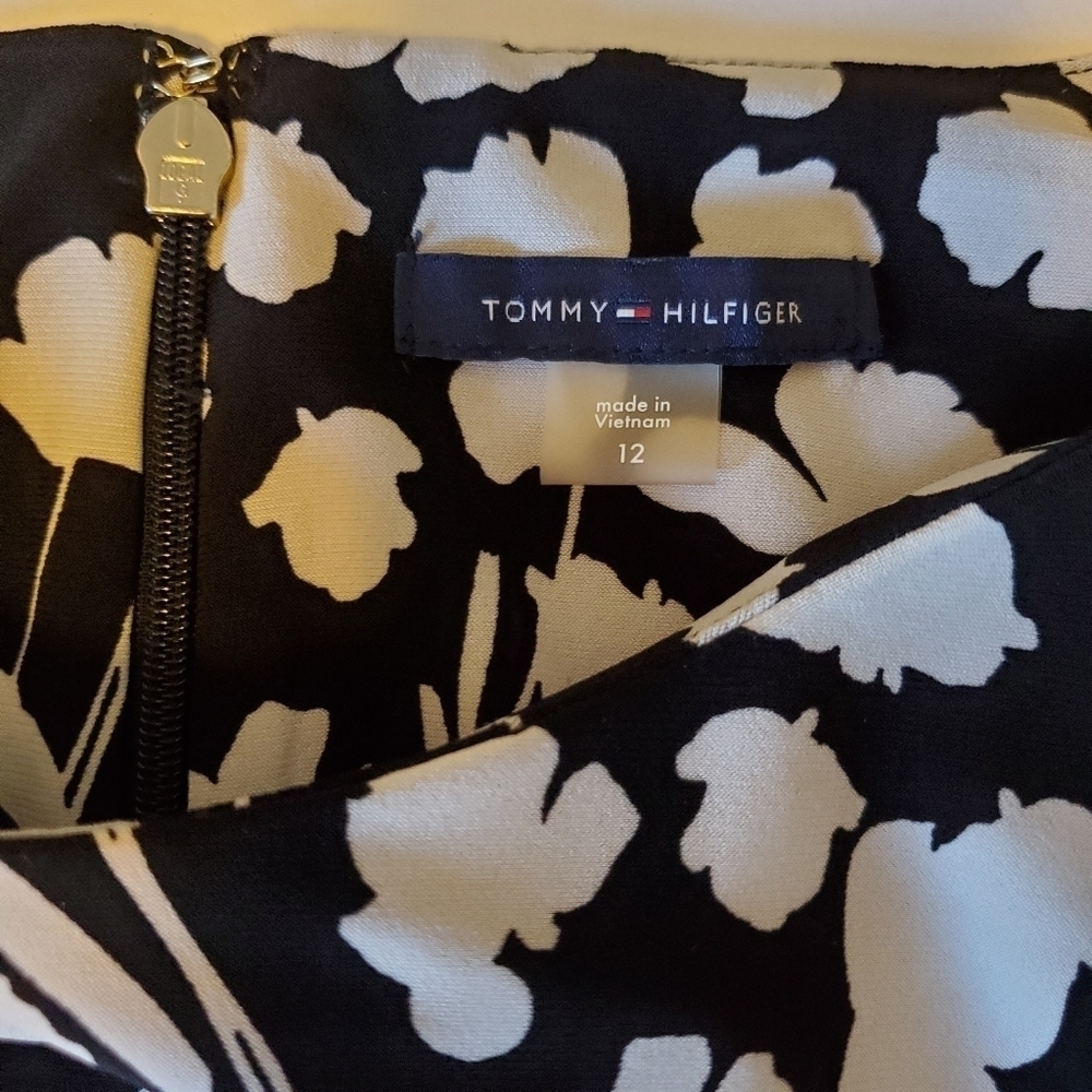 Tommy Hilfiger Black/White Floral Bell Sleeve Dress Sz 12 - Picture 4 of 12